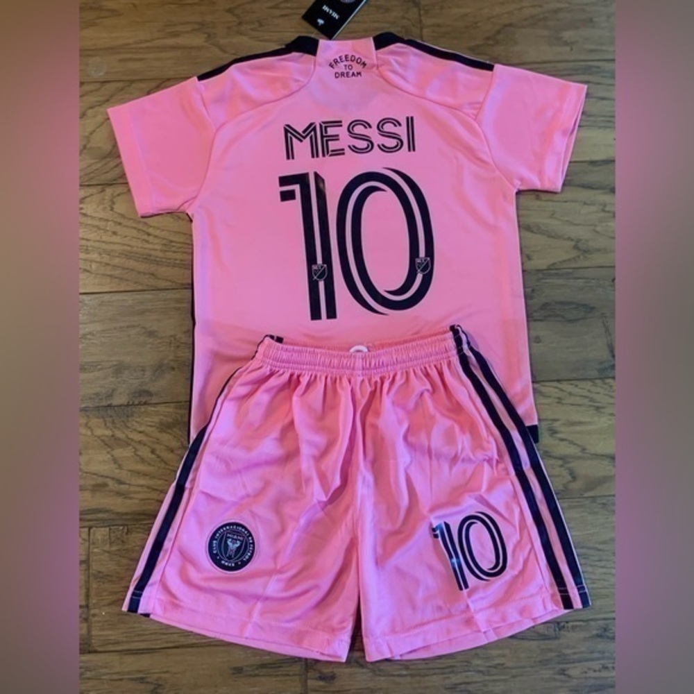 LIONEL MESSI PINK XL KIDS YOUTH SOCCER JERSEY SIZE 30 NWT AGES 12-14